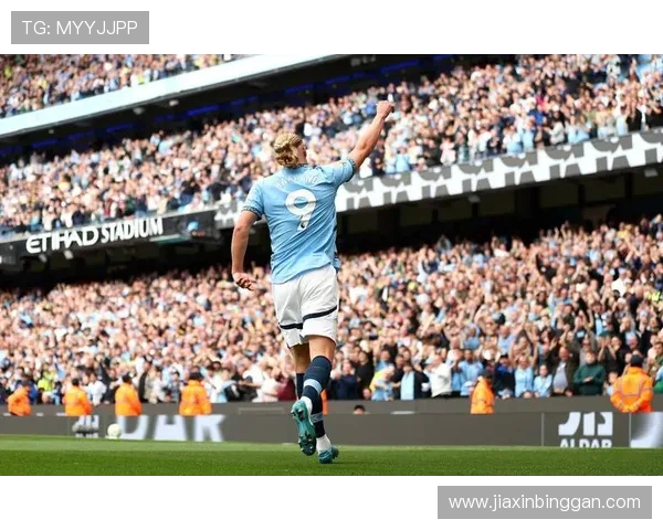 裁判视角直击！奥利塞奔袭半场破曼联，顶级速度震撼全场(2)